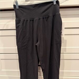 Black salutation stash joggers -Athleta